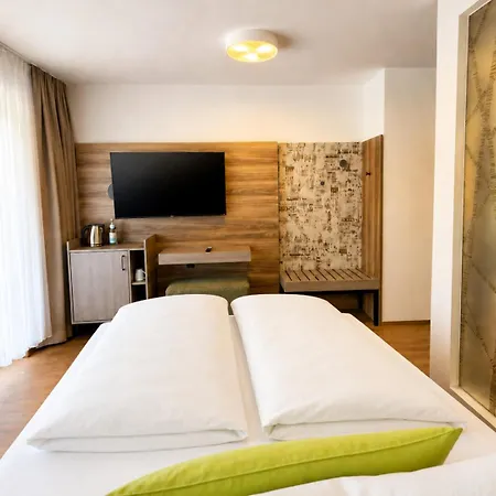 Hotel Garni Vier Jahreszeiten 3*