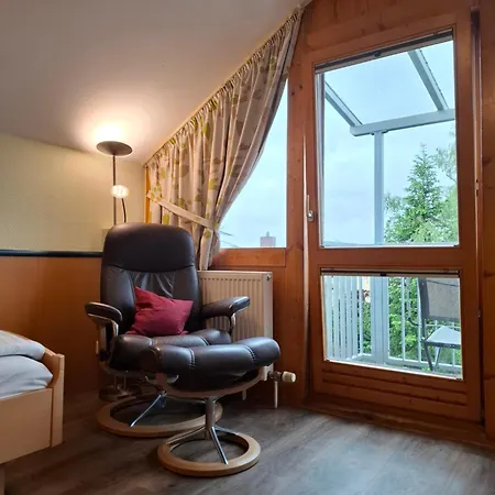 Garni Vier Jahreszeiten Hotell 3*