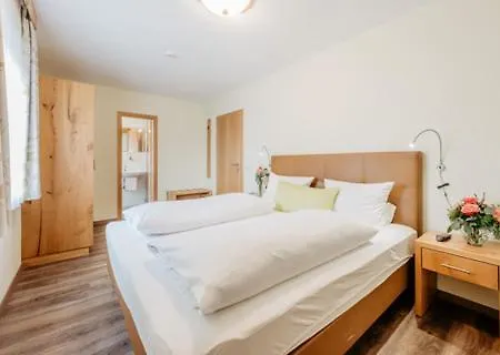 Garni Vier Jahreszeiten Hotel 3*